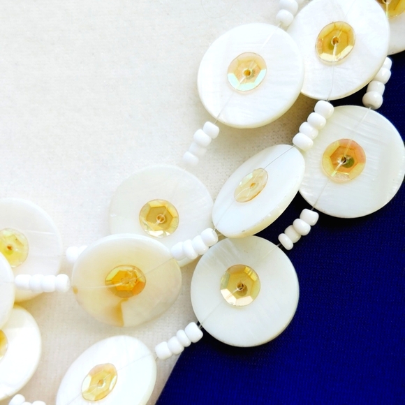 Daisy summery acrylic necklace - Picture 2 of 4